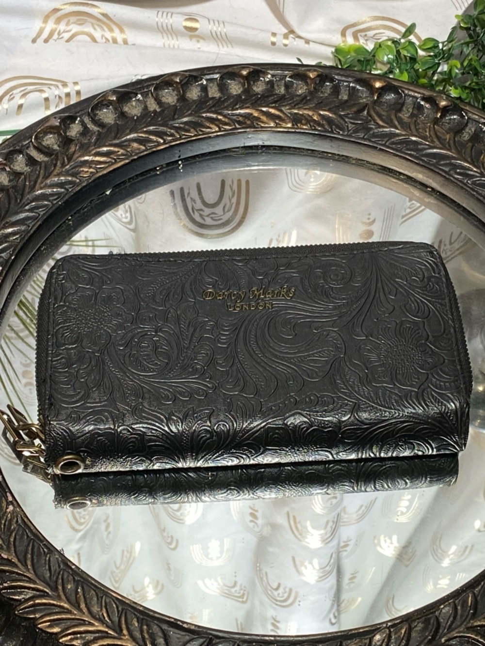 Darae Marks London Embossed Zip Wallet - Black